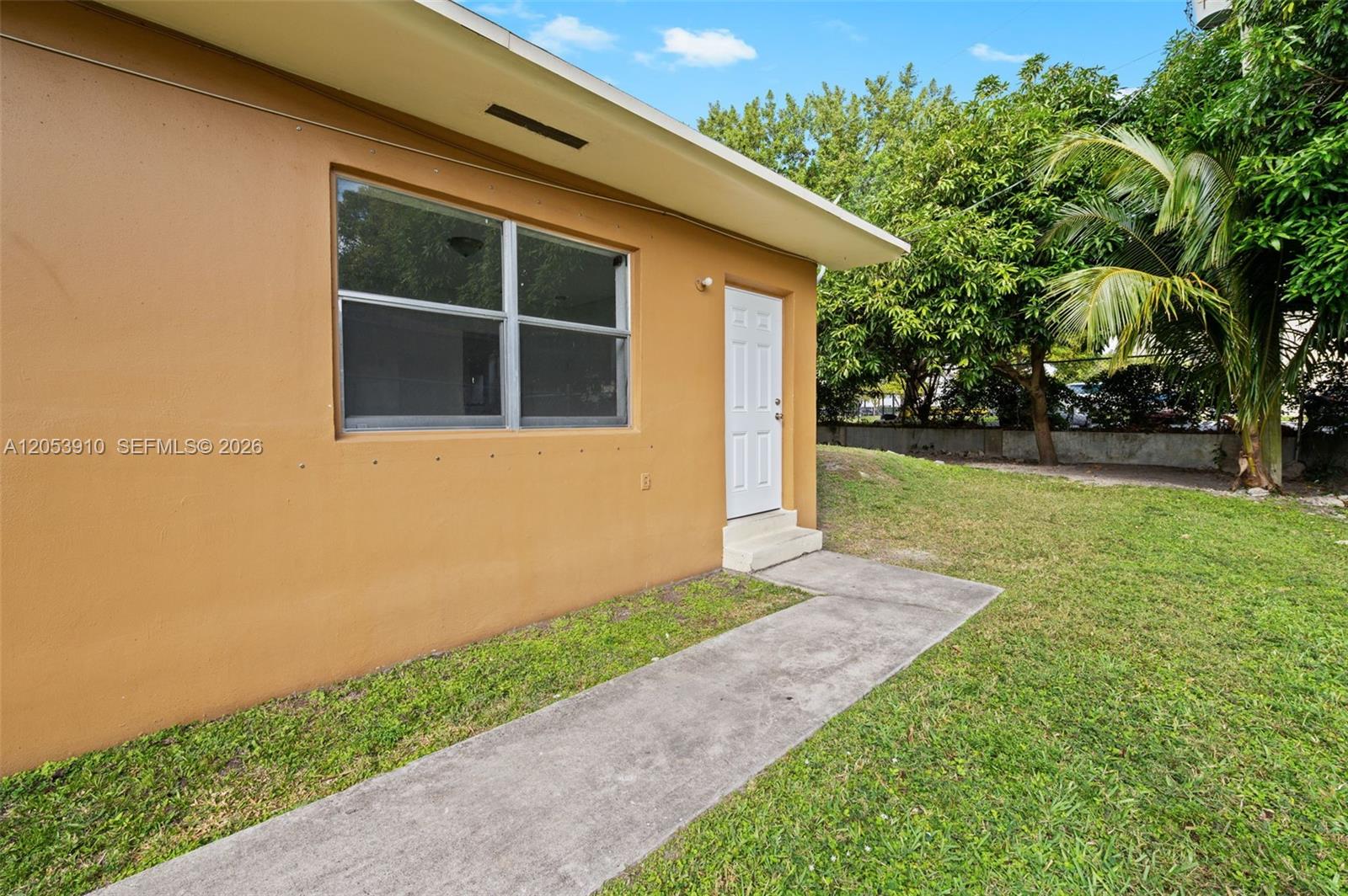   /  1820 sq. ft. $ 2026-07-15 0 foto