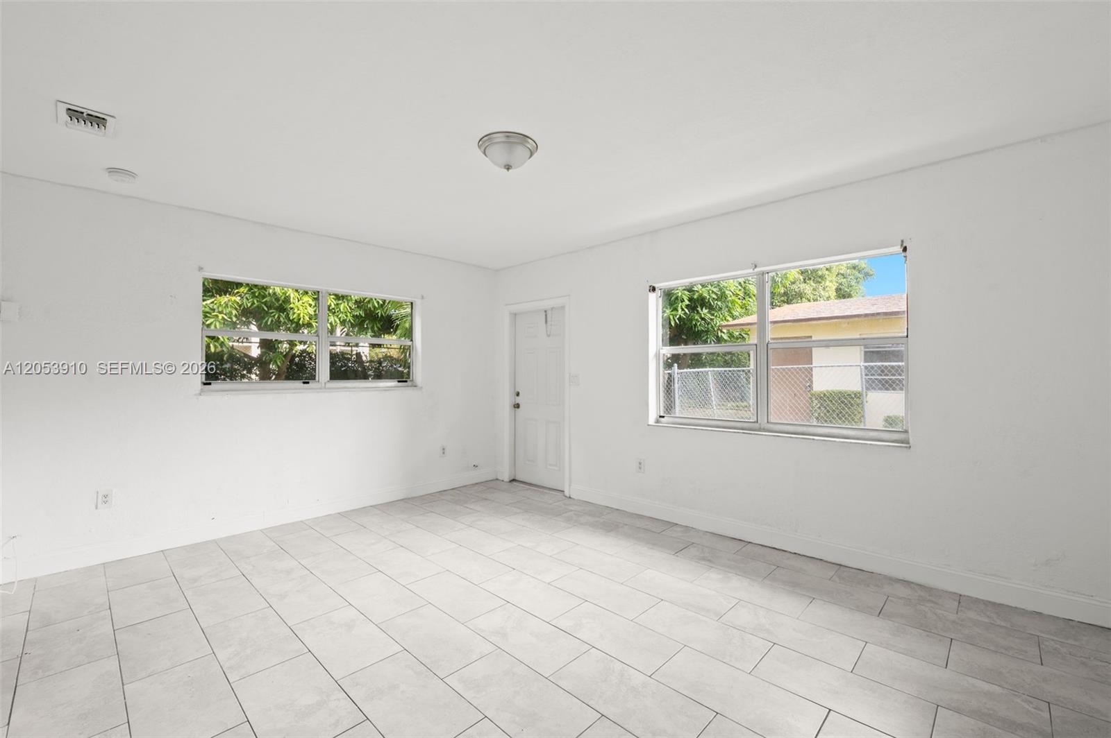   /  1820 sq. ft. $ 2026-07-15 0 foto