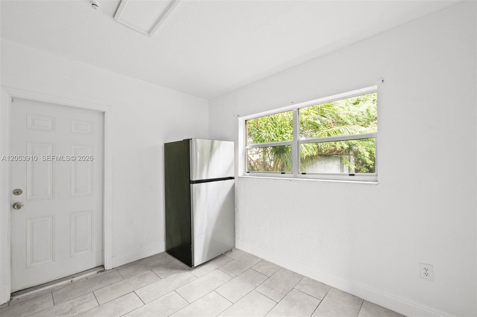   /  1820 sq. ft. $ 2026-07-15 0 foto