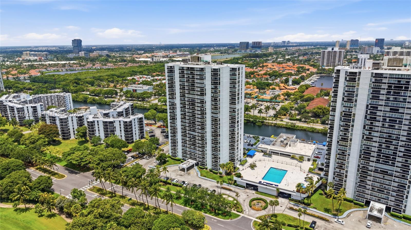Photo of 3625 Country Club Dr  #1210, Aventura, Florida, 33180 - 