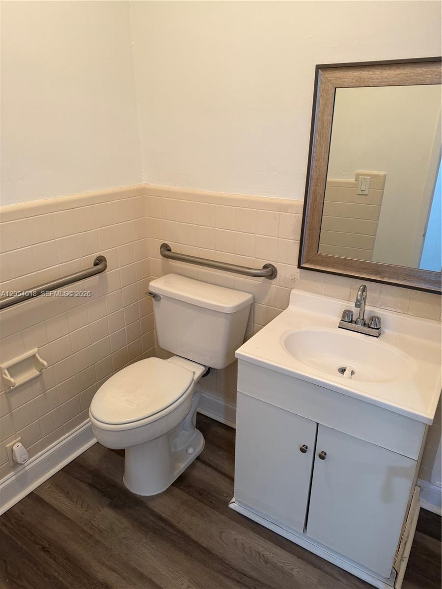   /   sq. ft. $ 2026-07-15 0 foto