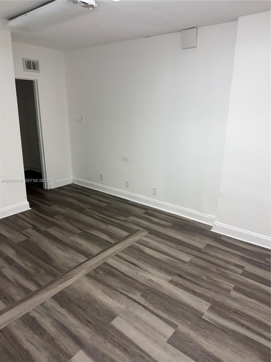   /   sq. ft. $ 2026-07-15 0 foto