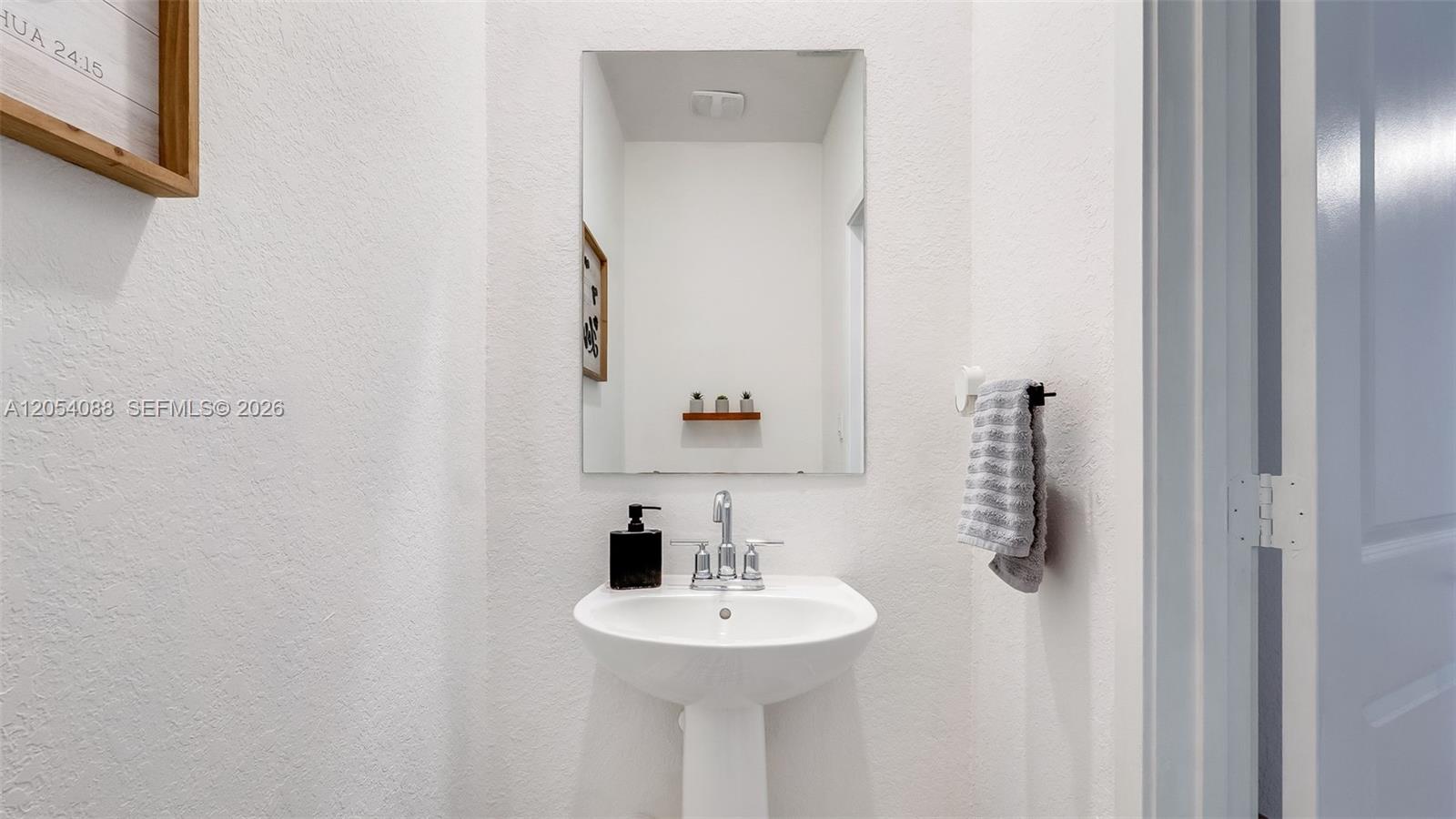 Ver detalles 1871 3 / 3 1488 sq. ft. $ 2026-07-15 0 foto