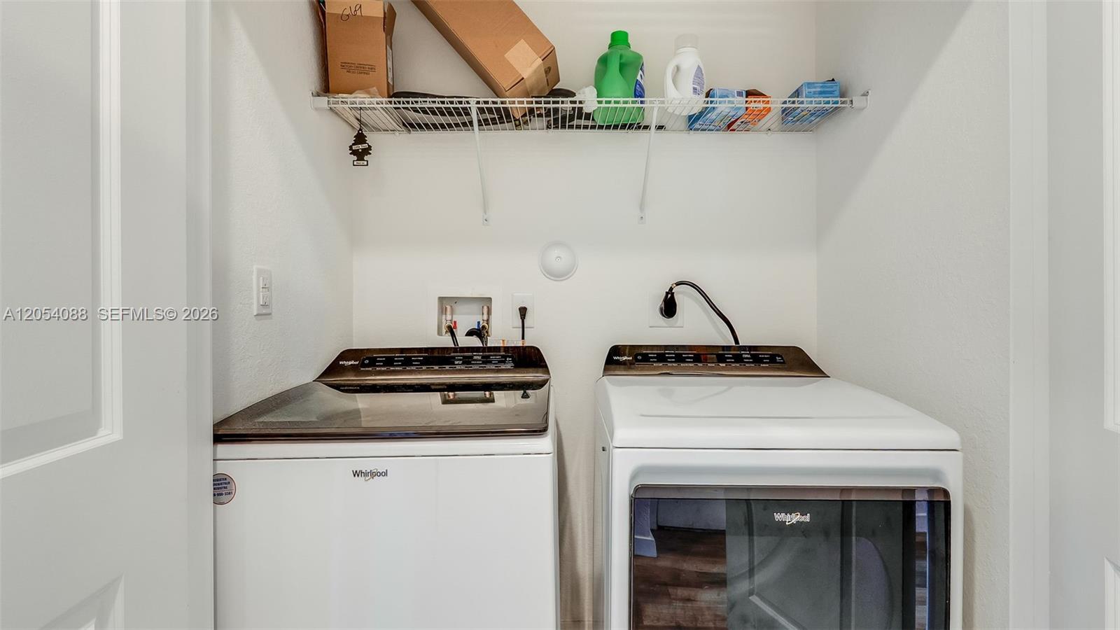 Ver detalles 1871 3 / 3 1488 sq. ft. $ 2026-07-15 0 foto