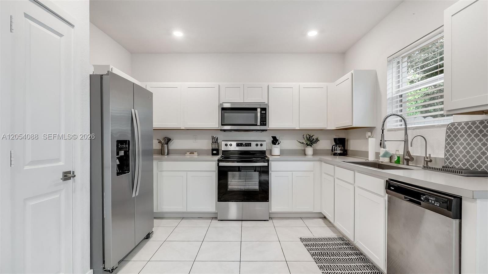 Ver detalles 1871 3 / 3 1488 sq. ft. $ 2026-07-15 0 foto