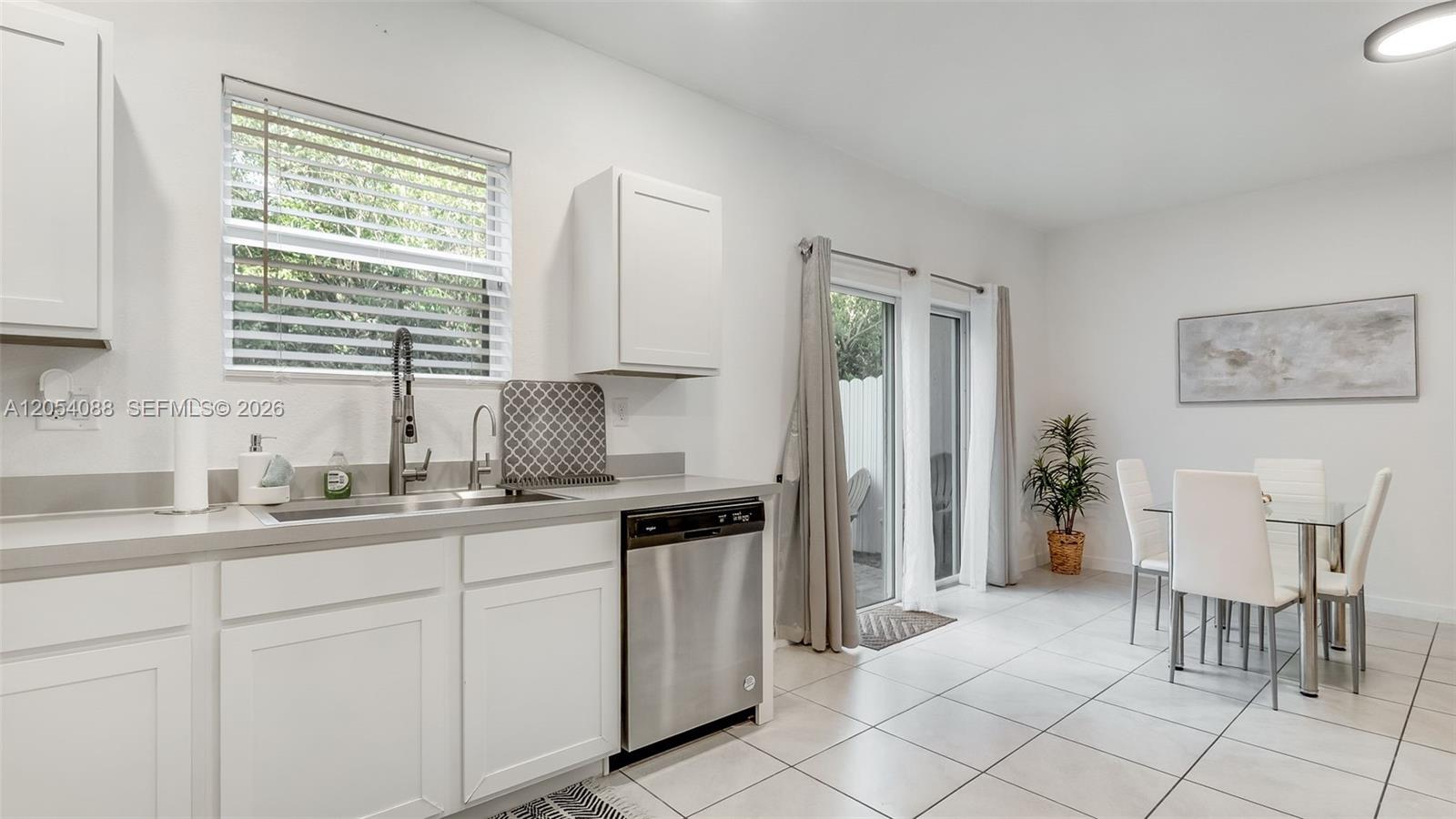 Ver detalles 1871 3 / 3 1488 sq. ft. $ 2026-07-15 0 foto