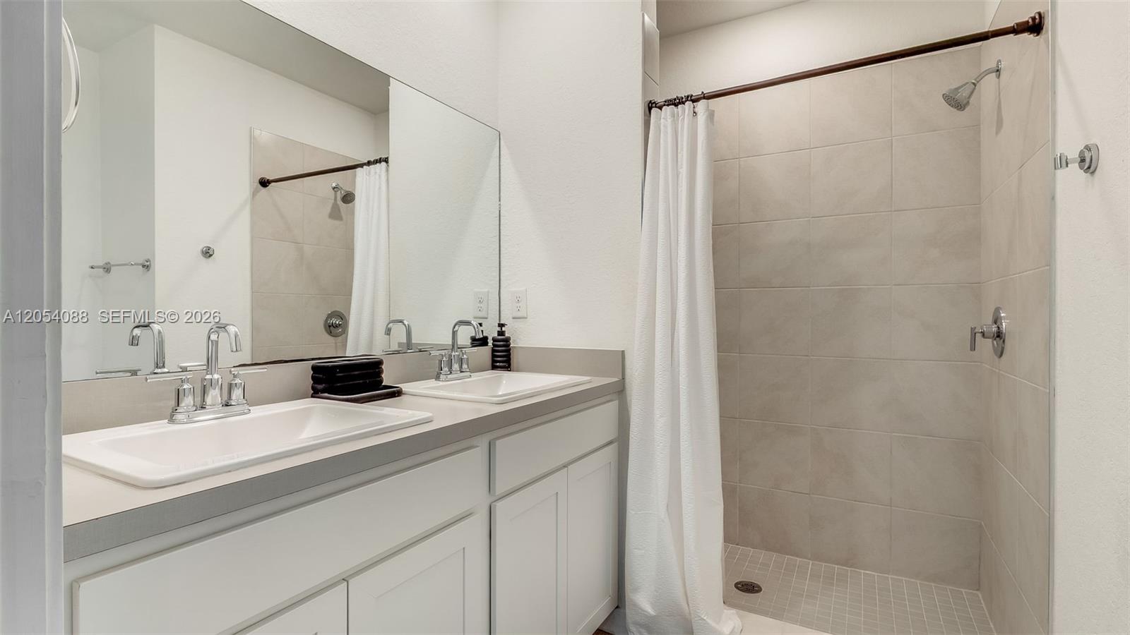 Ver detalles 1871 3 / 3 1488 sq. ft. $ 2026-07-15 0 foto