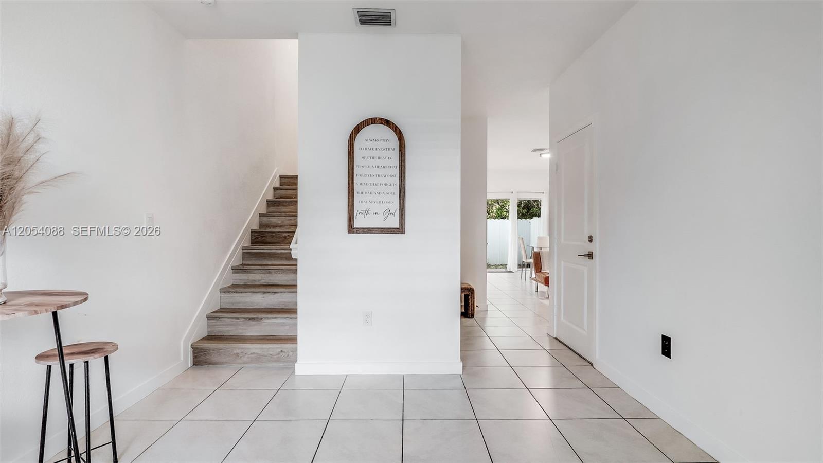 Ver detalles 1871 3 / 3 1488 sq. ft. $ 2026-07-15 0 foto