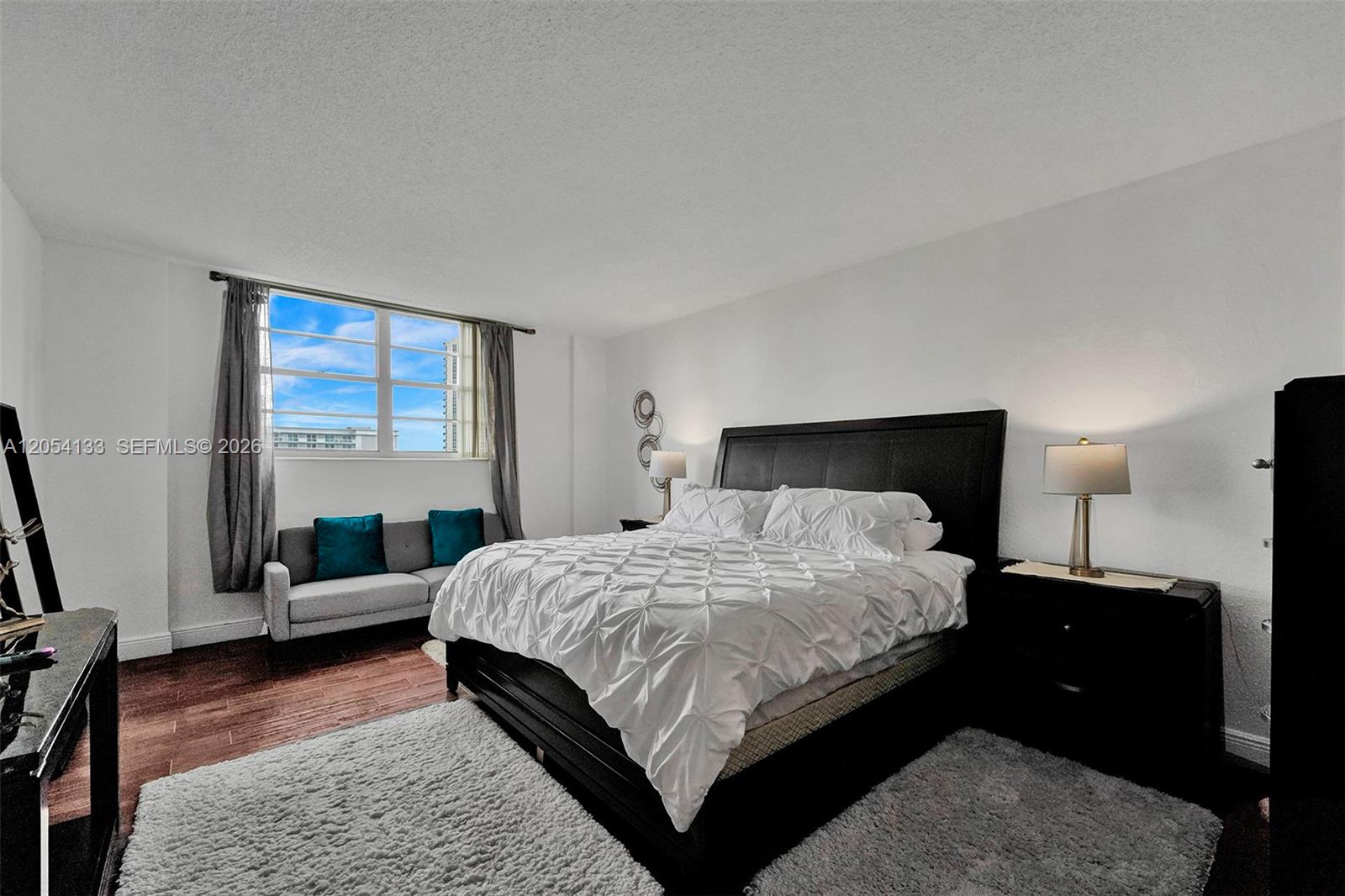 Photo of 19370 Collins Ave  #1001, Sunny Isles Beach, Florida, 33160 - Main bedroom