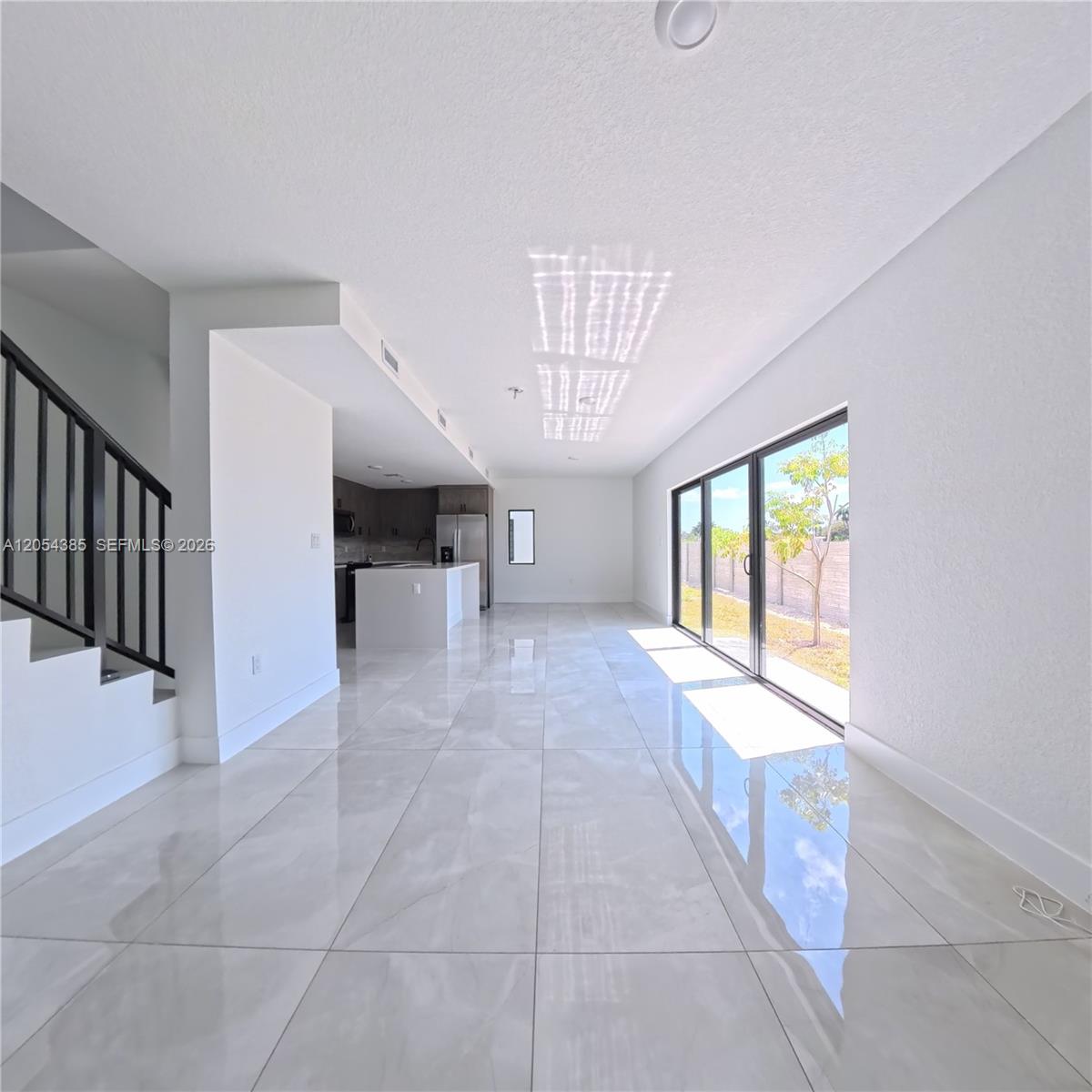 See details 1374 5 / 3 1810 sq. ft. $ 2026-07-15 0 Photo