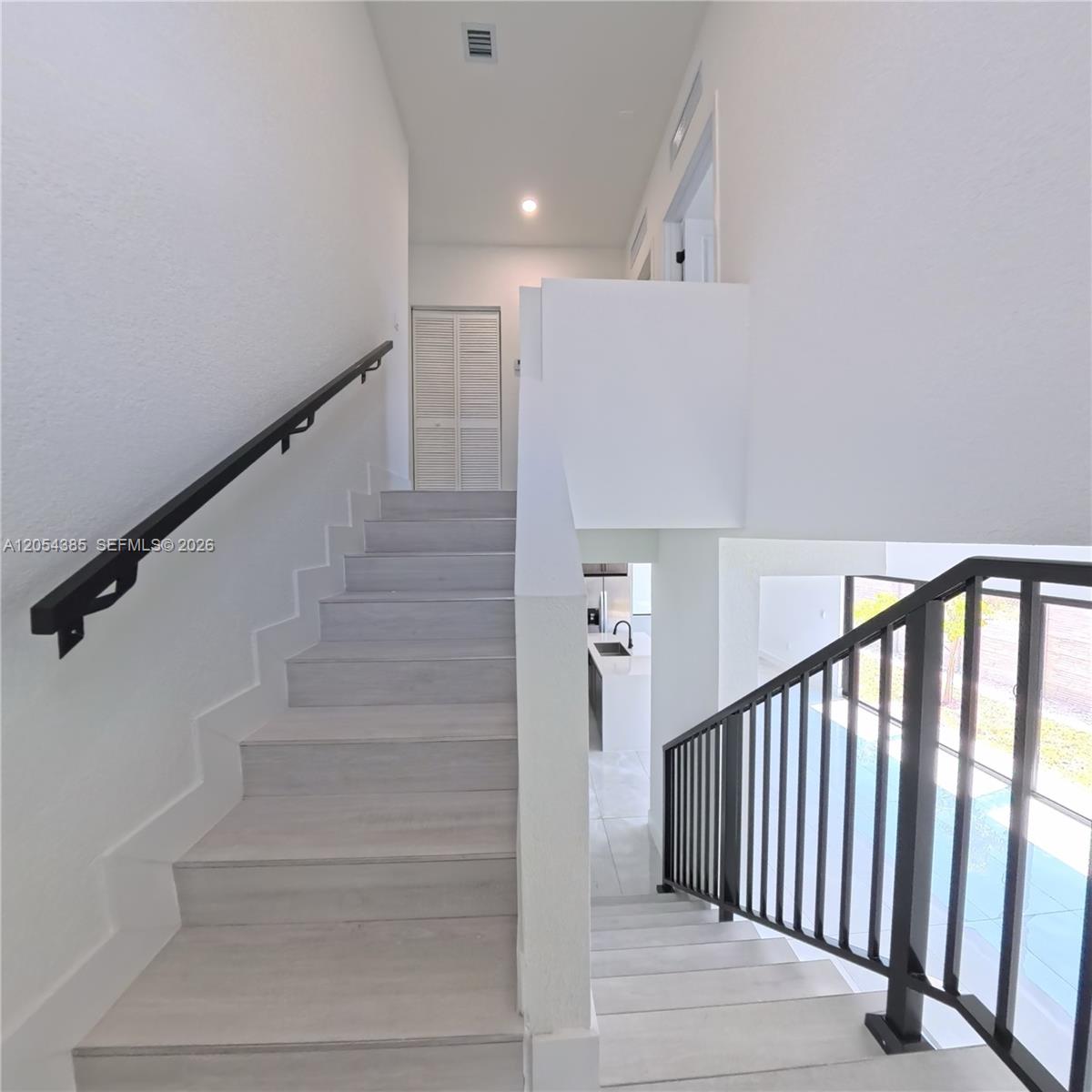 See details 1374 5 / 3 1810 sq. ft. $ 2026-07-15 0 Photo