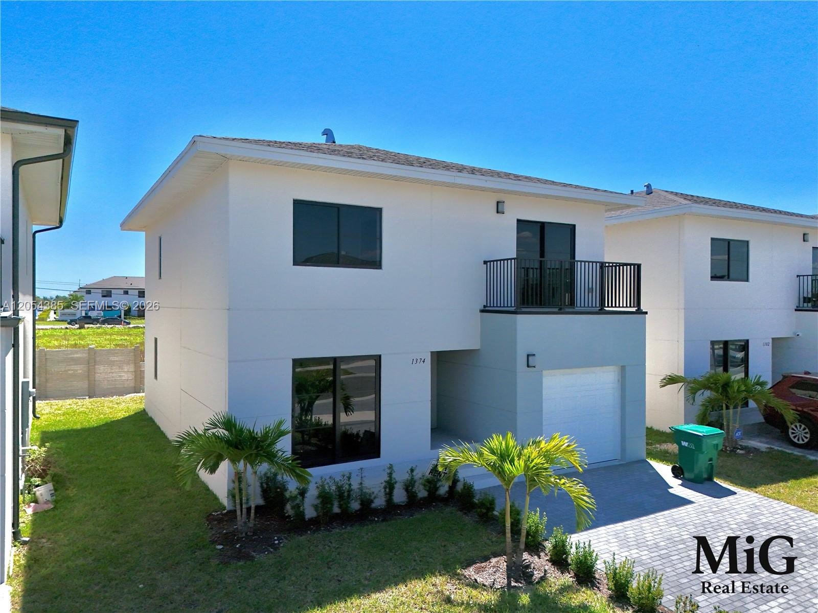 See details 1374 5 / 3 1810 sq. ft. $ 2026-07-15 0 Photo