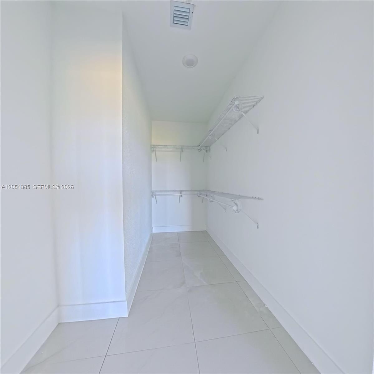 See details 1374 5 / 3 1810 sq. ft. $ 2026-07-15 0 Photo