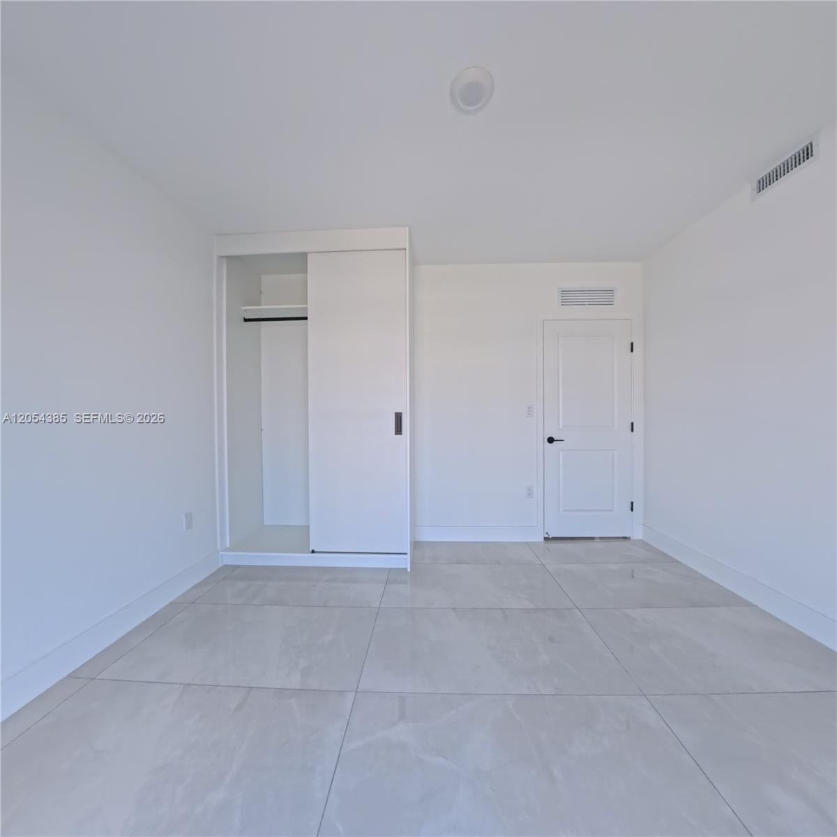 See details 1374 5 / 3 1810 sq. ft. $ 2026-07-15 0 Photo