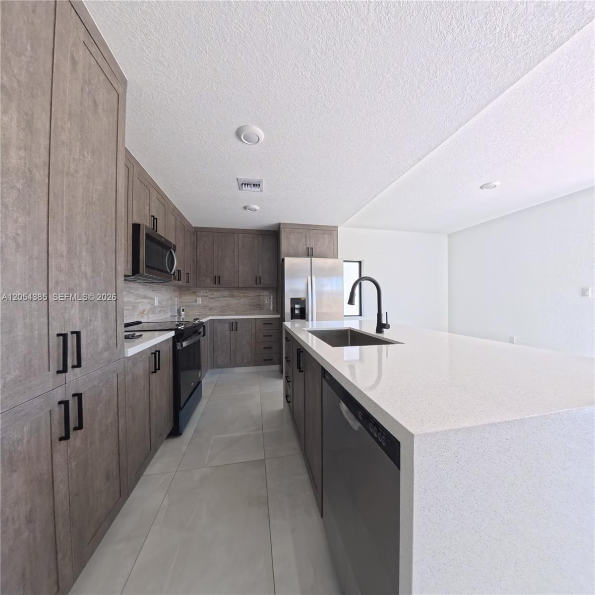 See details 1374 5 / 3 1810 sq. ft. $ 2026-07-15 0 Photo