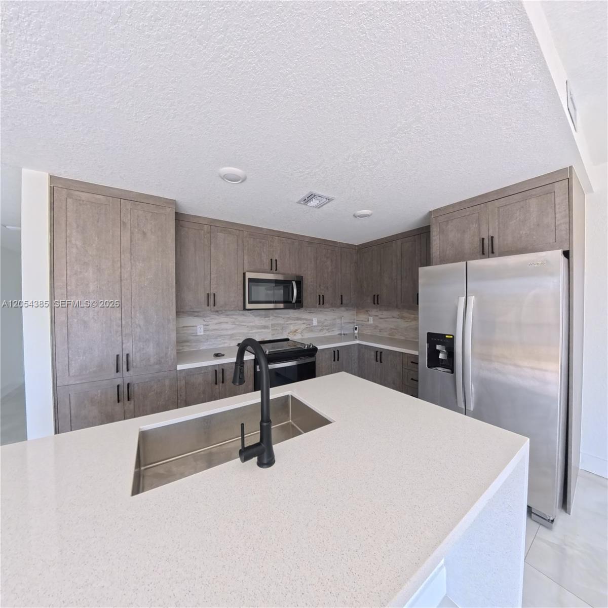 See details 1374 5 / 3 1810 sq. ft. $ 2026-07-15 0 Photo