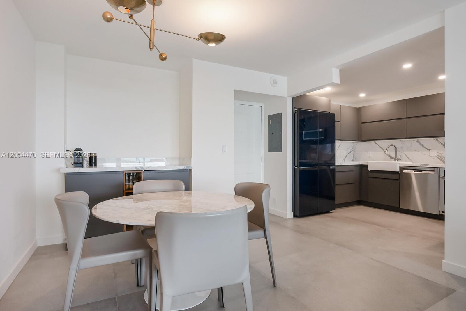 See details 2125 2 / 2 1357 sq. ft. $ 2026-07-15 0 Photo