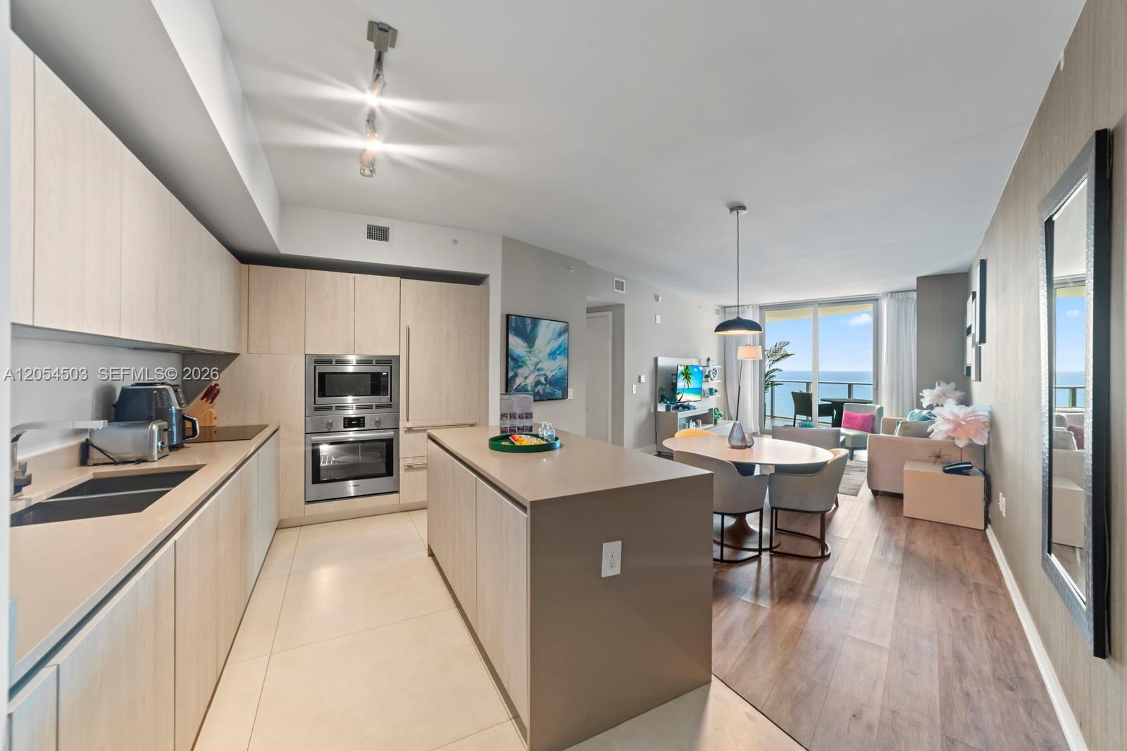 Ver detalles 1509 1 / 1 841 sq. ft. $ 2026-07-15 0 foto