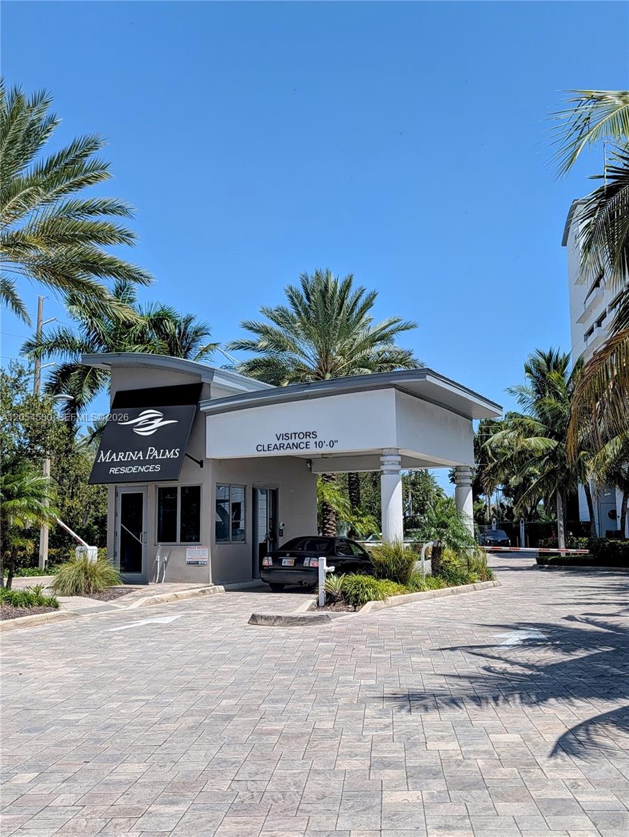Photo of 17301 Biscayne Blvd #1501, North Miami Beach, Florida, 33160 - Guard gate