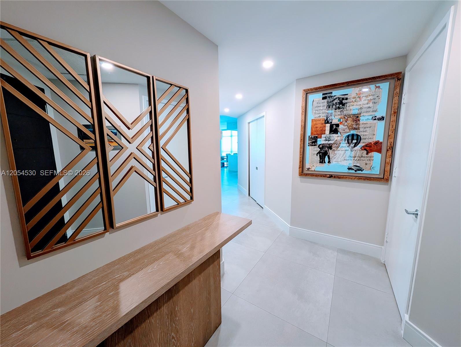 Photo of 17301 Biscayne Blvd #1501, North Miami Beach, Florida, 33160 - Entryway