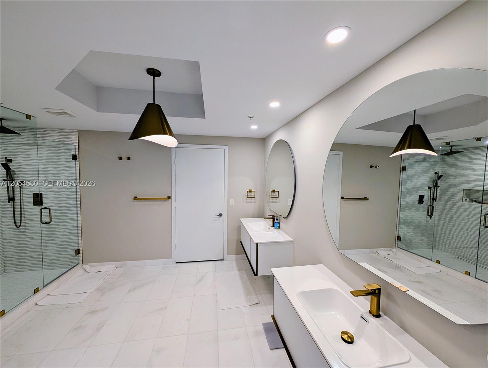 Photo of 17301 Biscayne Blvd #1501, North Miami Beach, Florida, 33160 - Master bathroom