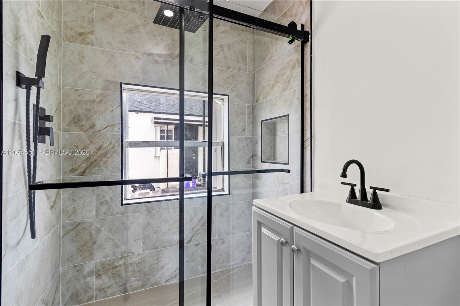 Ver detalles / 1818 sq. ft. $ 2026-07-16 0 foto