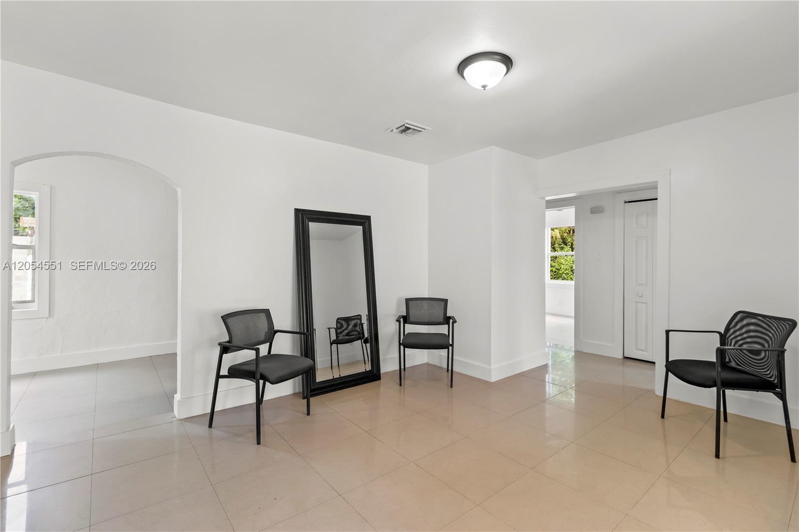 Ver detalles / 1818 sq. ft. $ 2026-07-16 0 foto