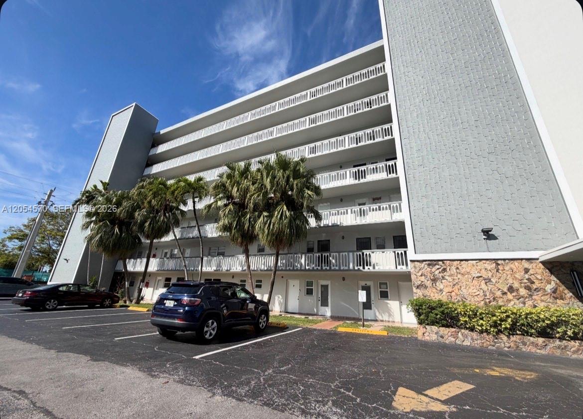 Photo of 420 12th Ave  #502, Hallandale Beach, Florida, 33009 - 