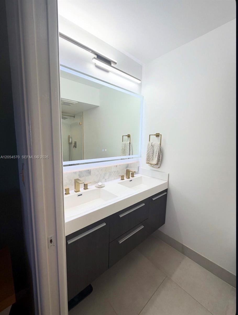 Photo of 420 12th Ave  #502, Hallandale Beach, Florida, 33009 - 