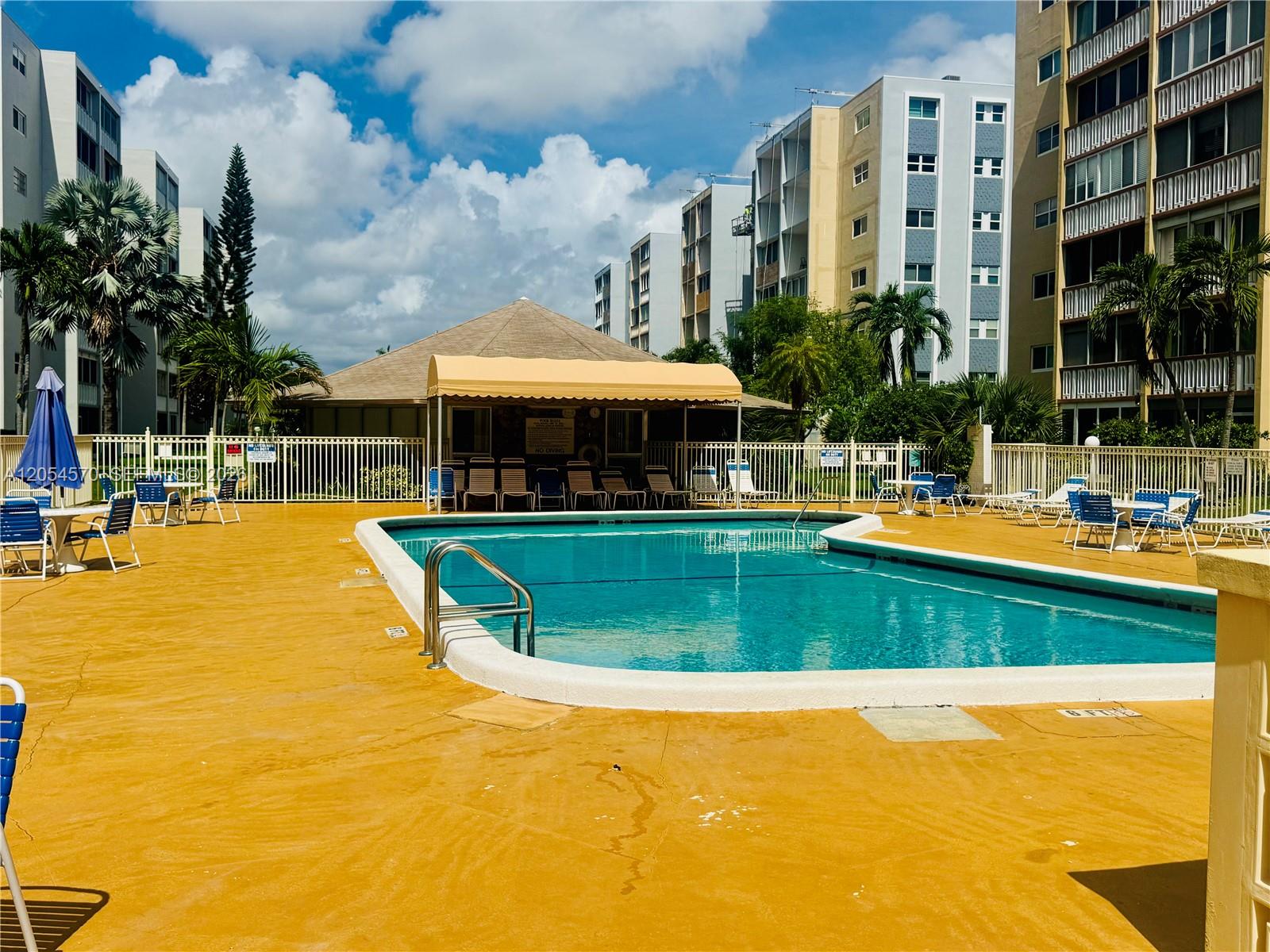 Photo of 420 12th Ave #502, Hallandale Beach, Florida, 33009 -