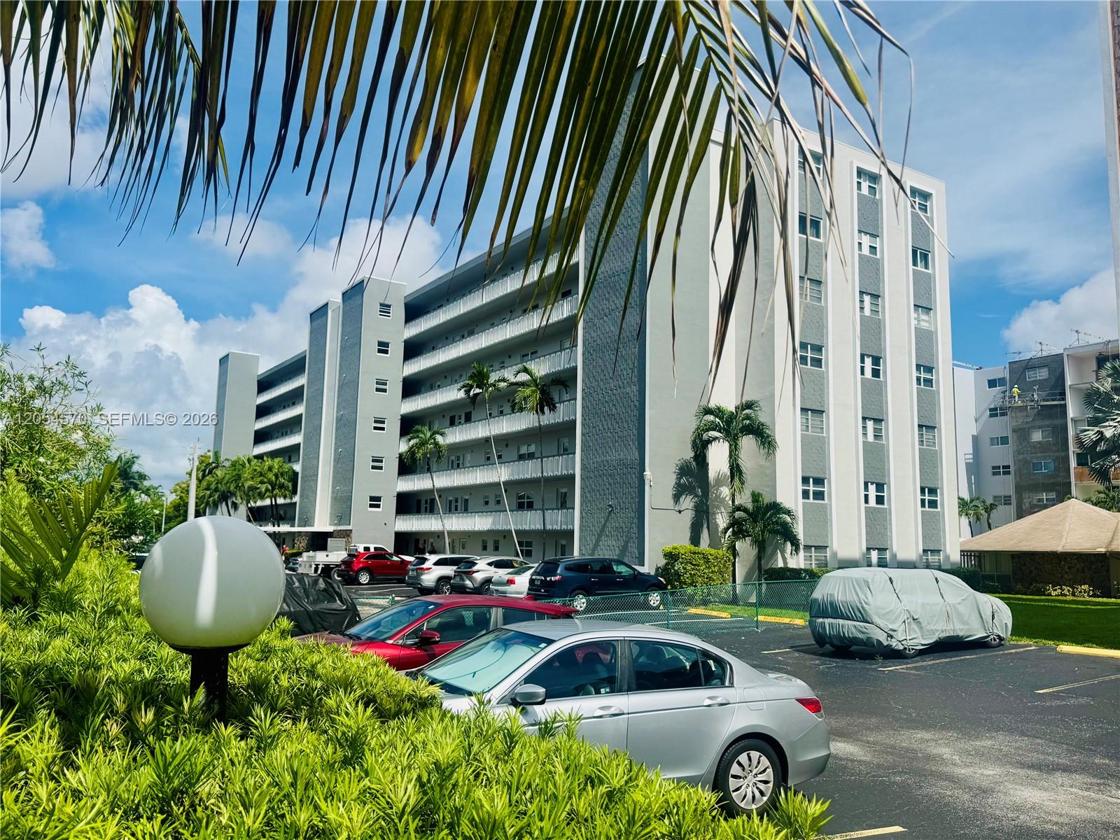 Photo of 420 12th Ave #502, Hallandale Beach, Florida, 33009 -