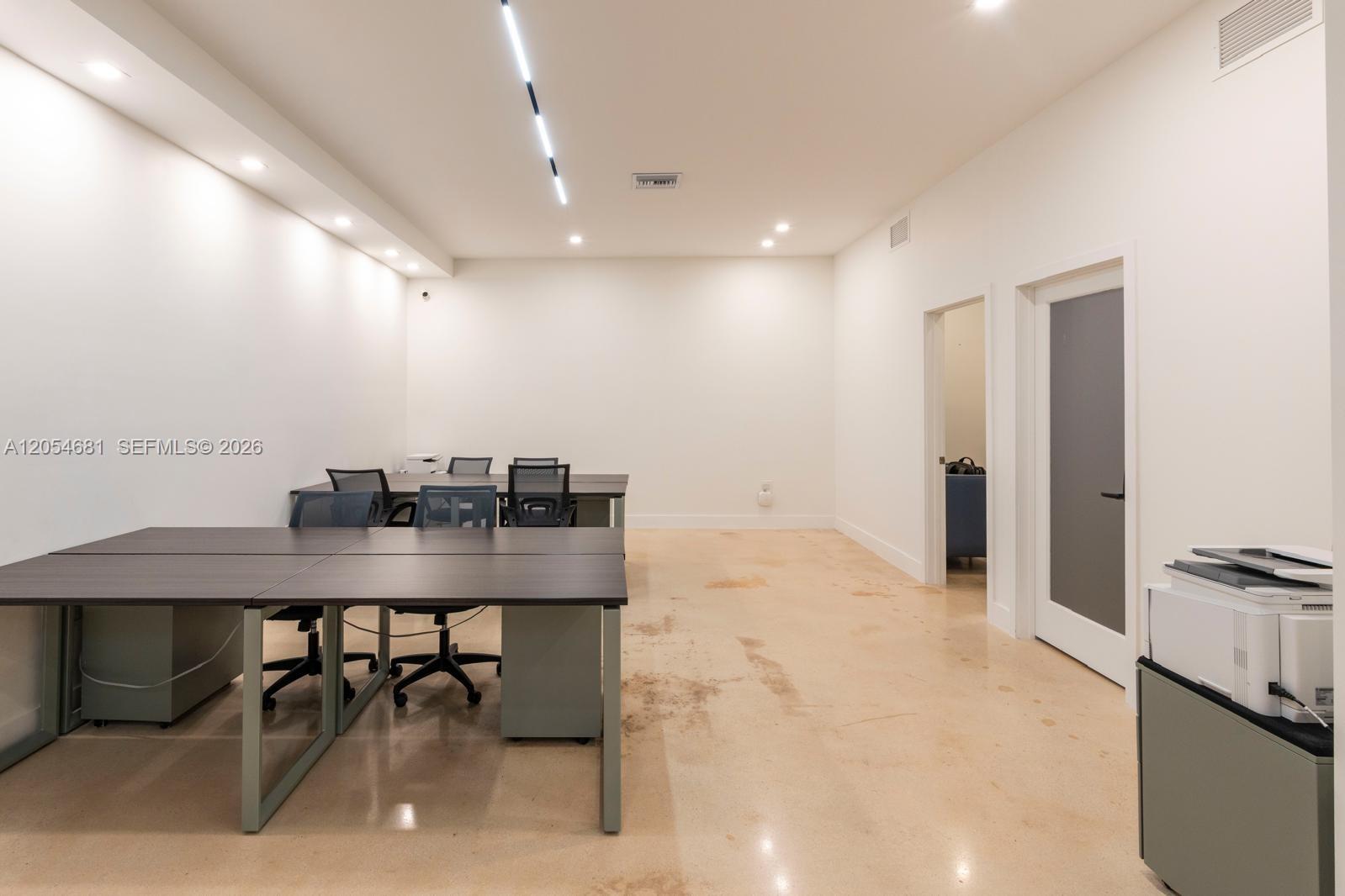 Ver detalles 5520-5522 / sq. ft. $ 2026-07-16 0 foto