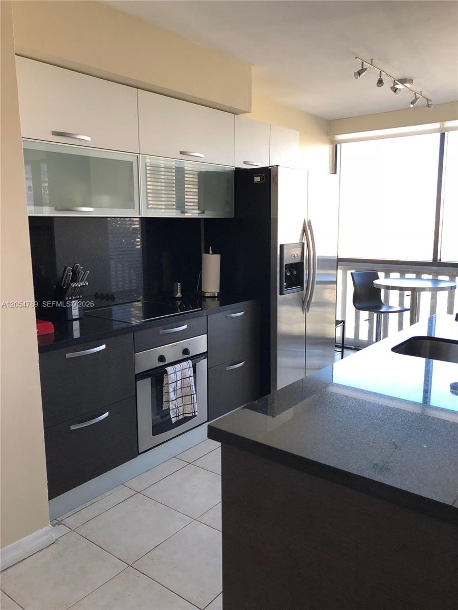 Ver detalles 2308 2 / 2 1230 sq. ft. $ 2026-07-16 0 foto