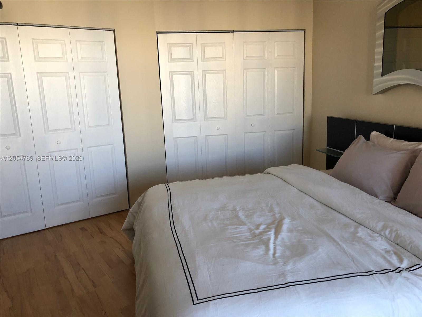Ver detalles 2308 2 / 2 1230 sq. ft. $ 2026-07-16 0 foto