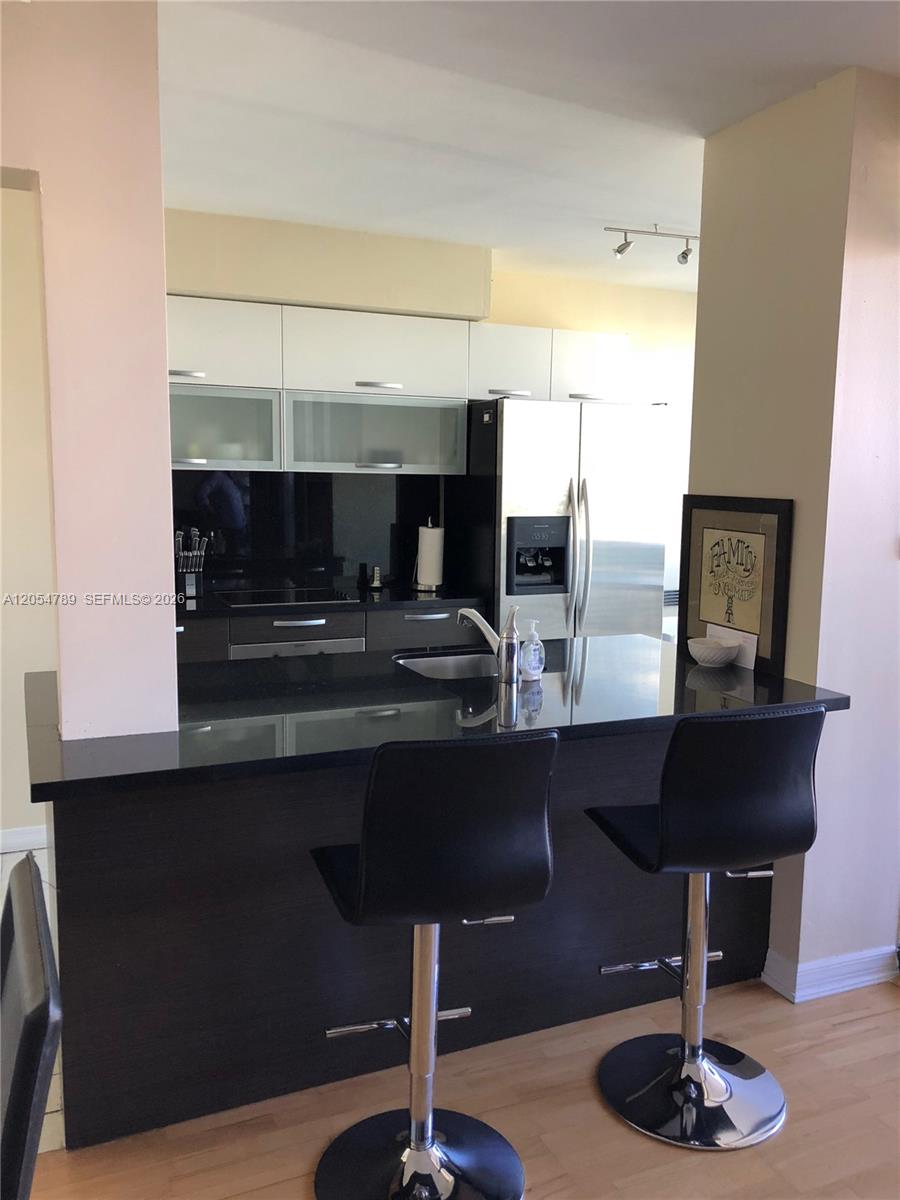 Ver detalles 2308 2 / 2 1230 sq. ft. $ 2026-07-16 0 foto