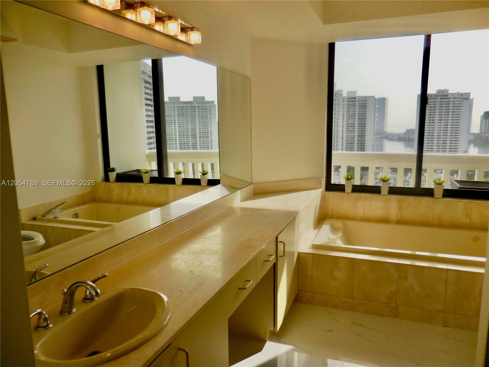 Ver detalles 2308 2 / 2 1230 sq. ft. $ 2026-07-16 0 foto