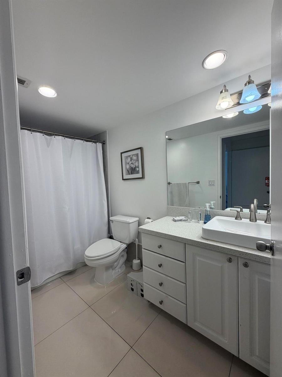 Photo of 19390 Collins  #1103, Sunny Isles Beach, Florida, 33160 - IMG_3431