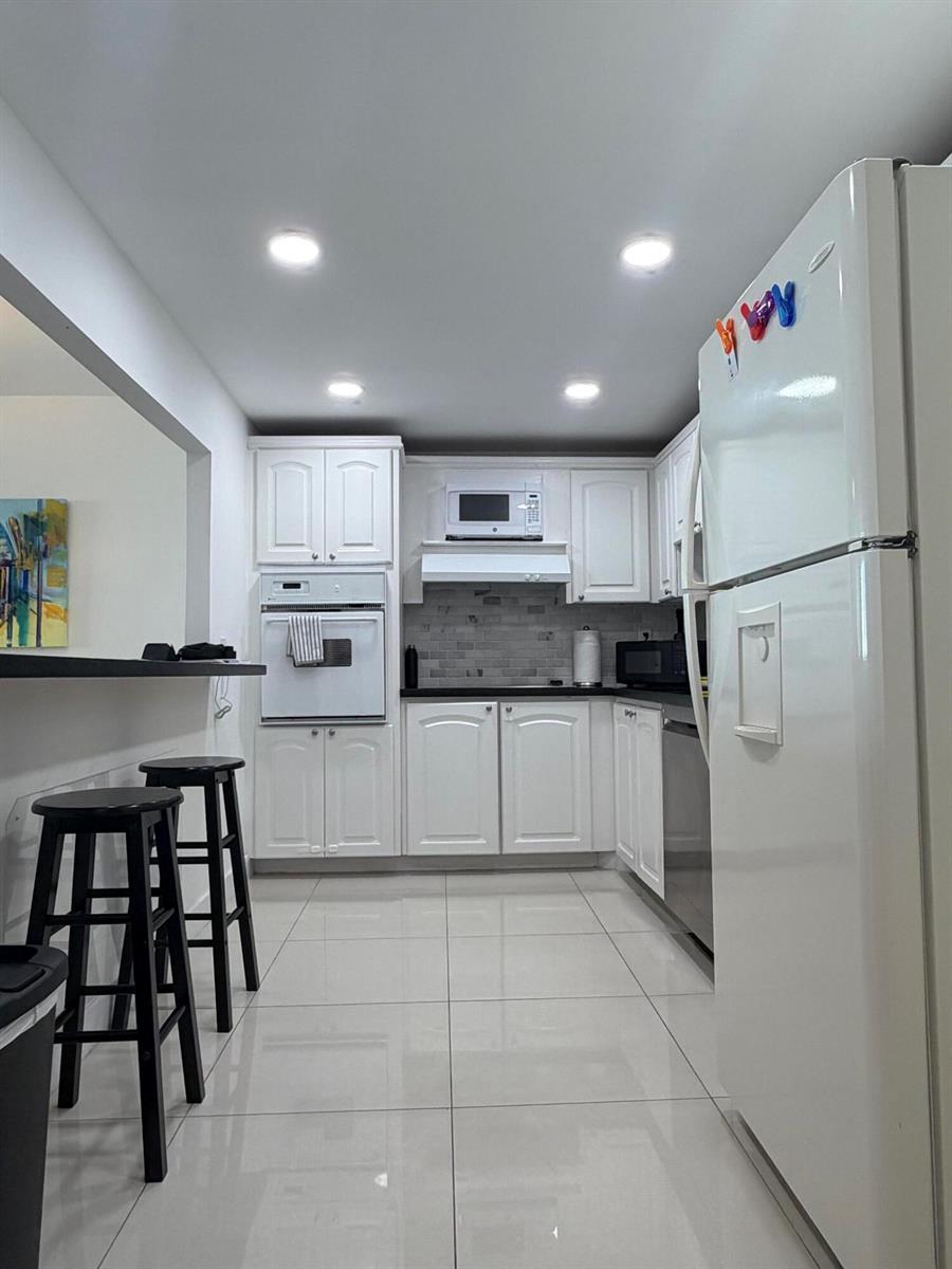 Photo of 19390 Collins  #1103, Sunny Isles Beach, Florida, 33160 - IMG_3413