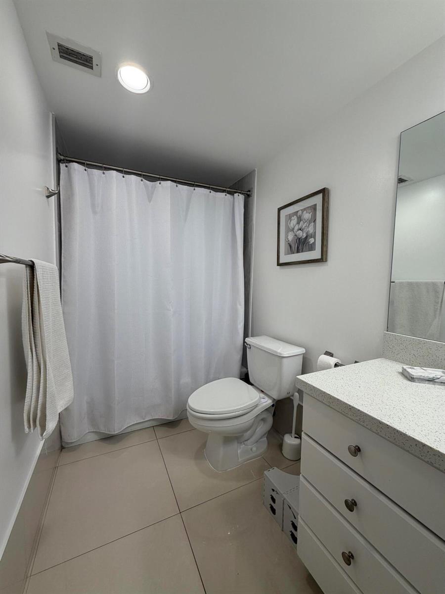 Photo of 19390 Collins  #1103, Sunny Isles Beach, Florida, 33160 - IMG_3433