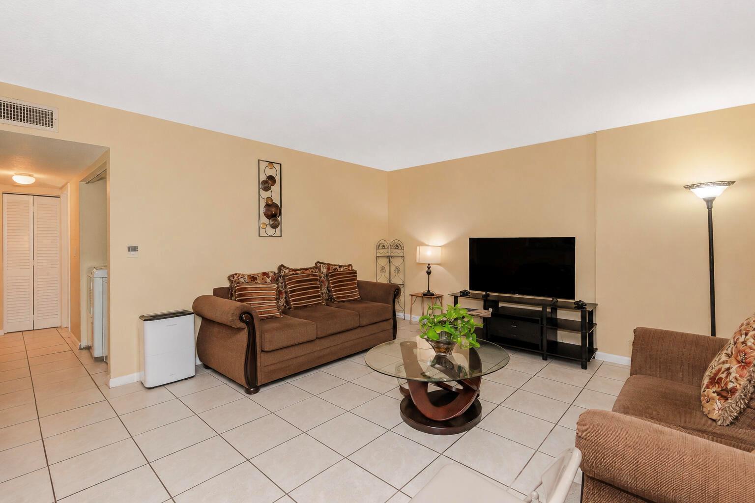   / 0 1670 sq. ft. $ 2026-07-17 0 Photo