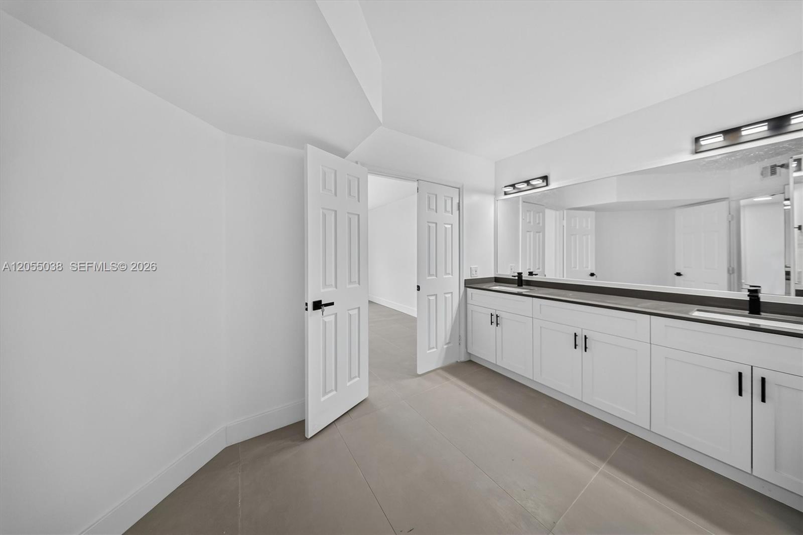 Photo of 3530 Mystic Pointe Dr  #1606, Aventura, Florida, 33180 - 
