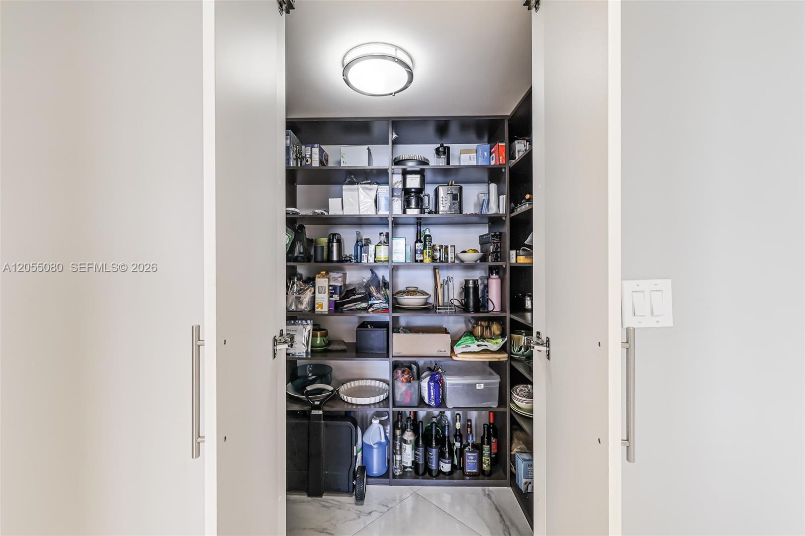 See details 1104 3 / 3 1890 sq. ft. $ 2026-07-16 0 Photo