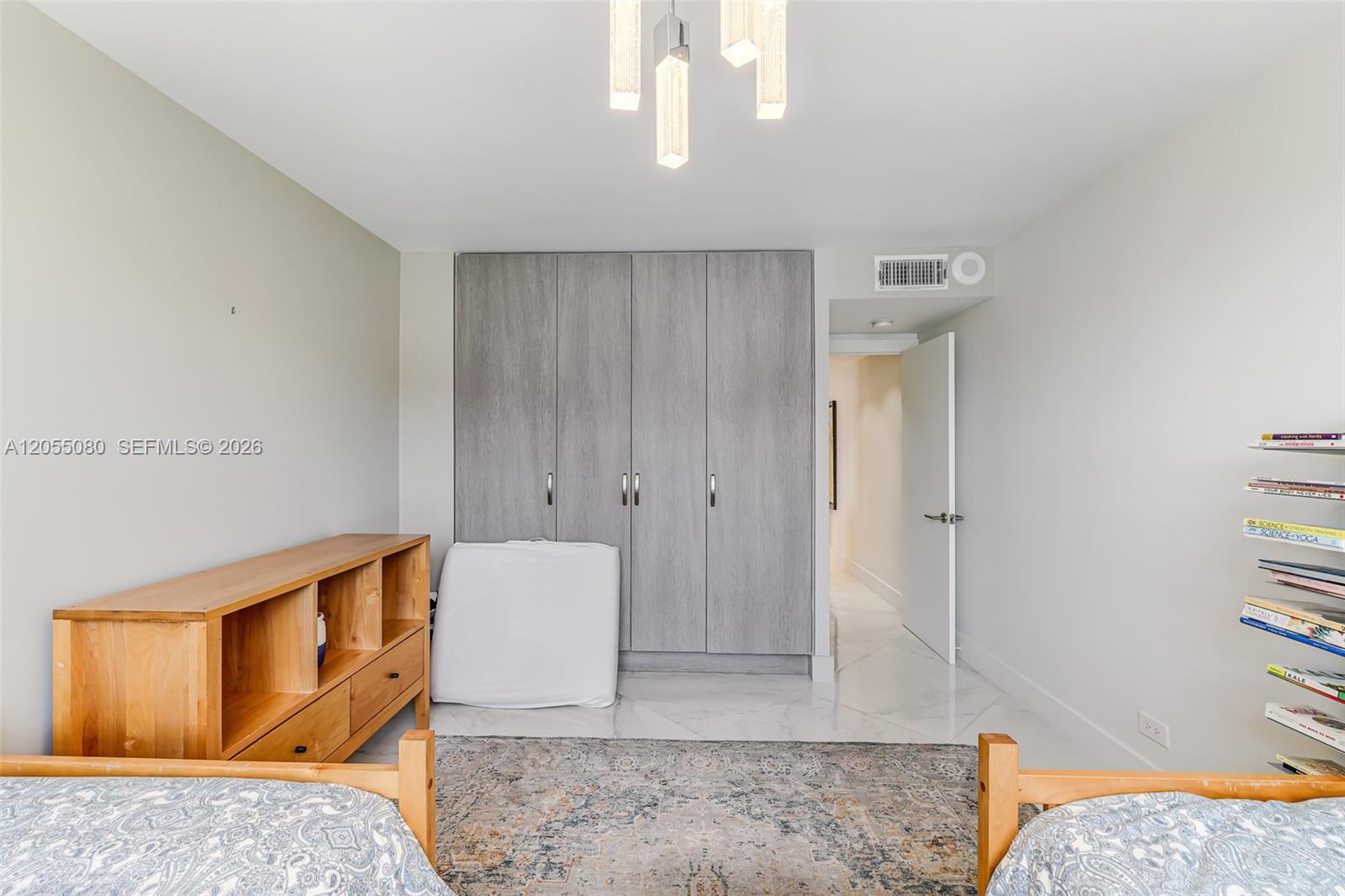See details 1104 3 / 3 1890 sq. ft. $ 2026-07-16 0 Photo