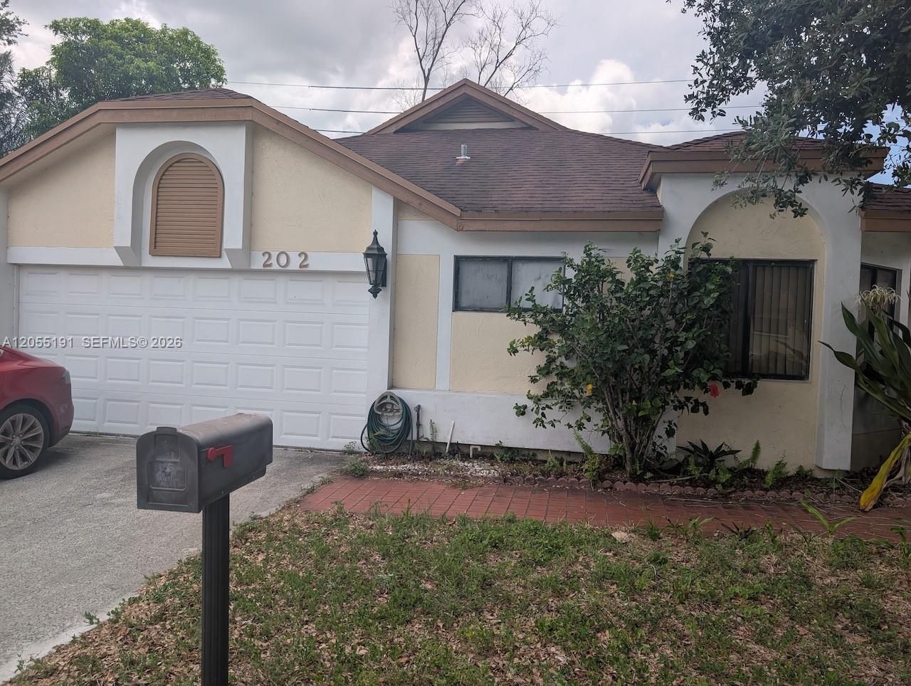 Ver detalles 202 3 / 2 1326 sq. ft. $ 2026-07-16 0 foto