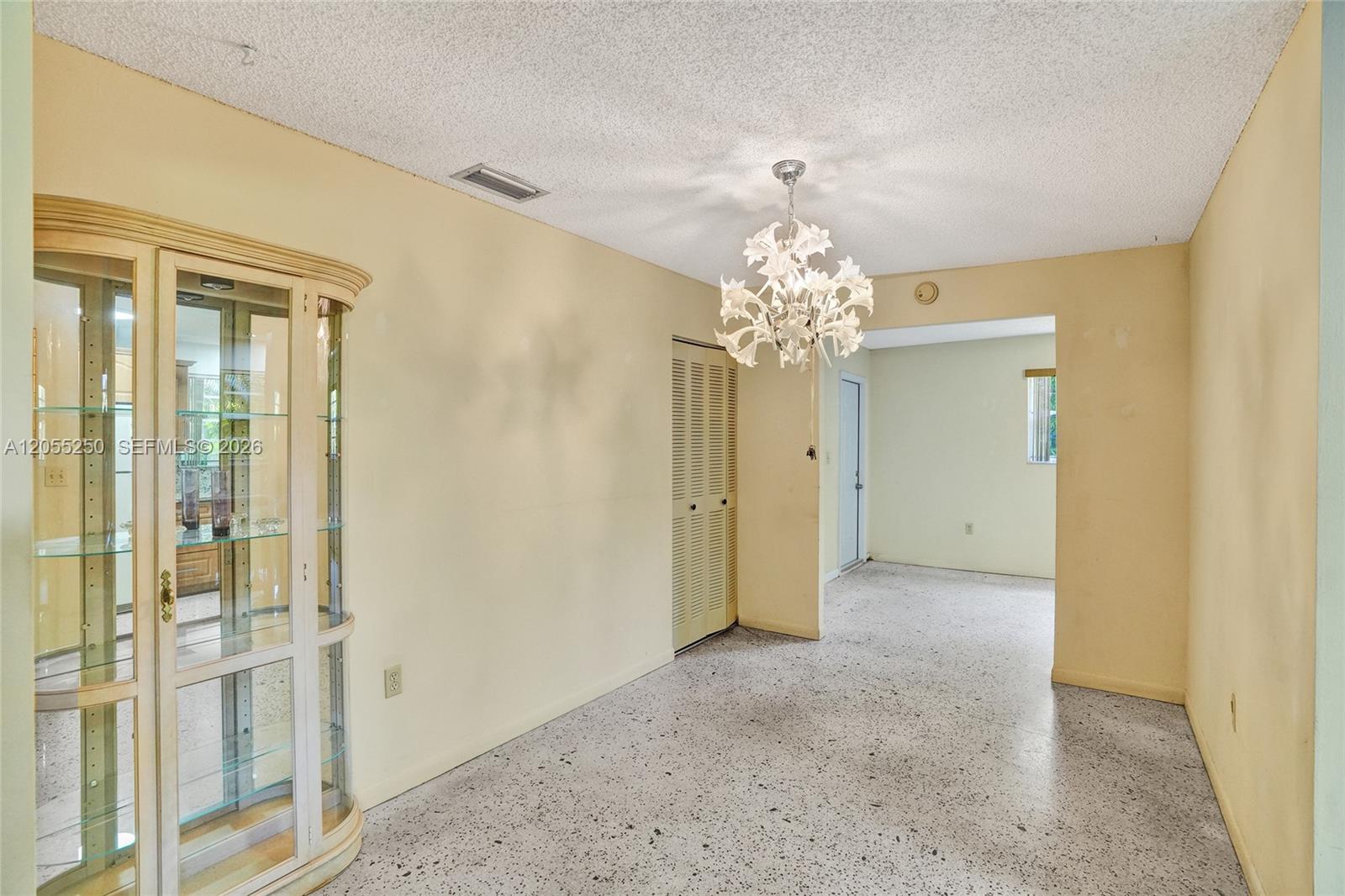 Ver detalles / 2287 sq. ft. $ 2026-07-17 0 foto