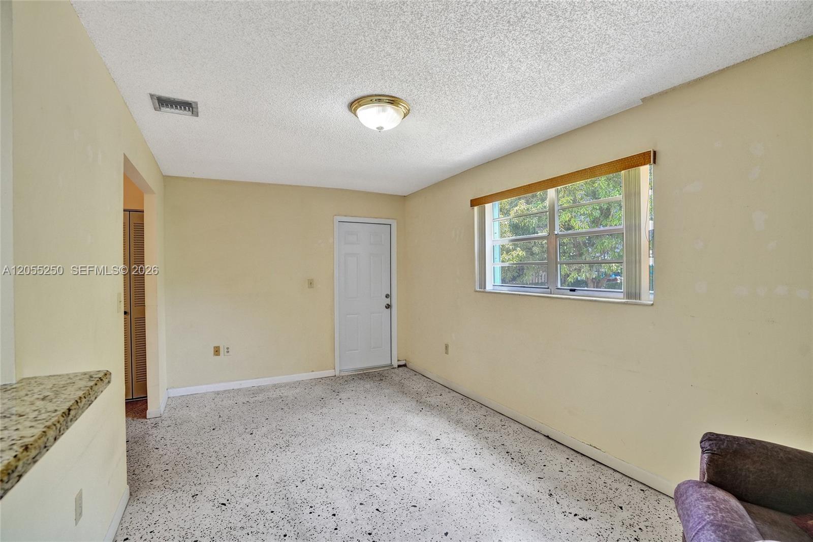Ver detalles / 2287 sq. ft. $ 2026-07-17 0 foto