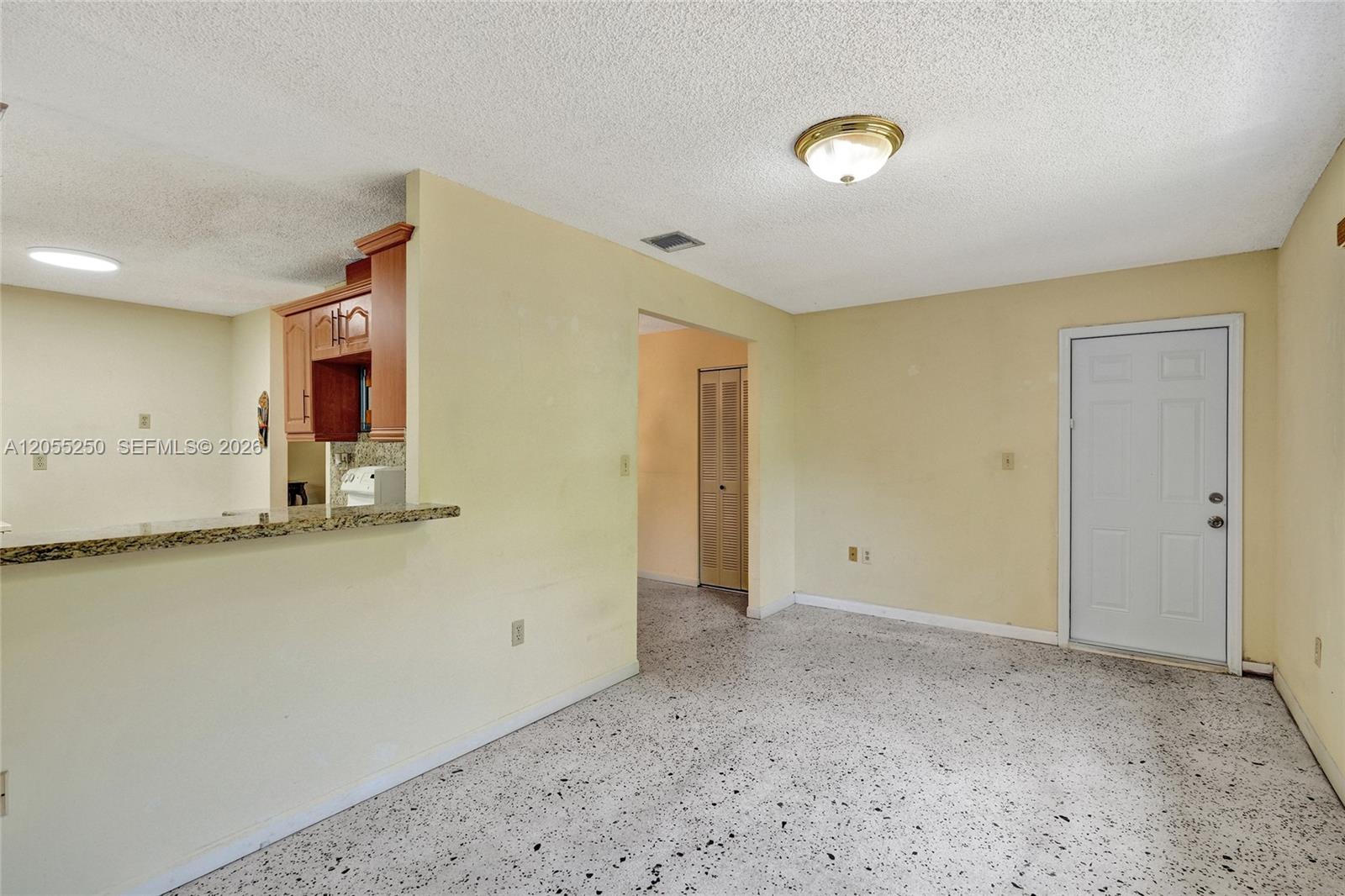 Ver detalles / 2287 sq. ft. $ 2026-07-17 0 foto