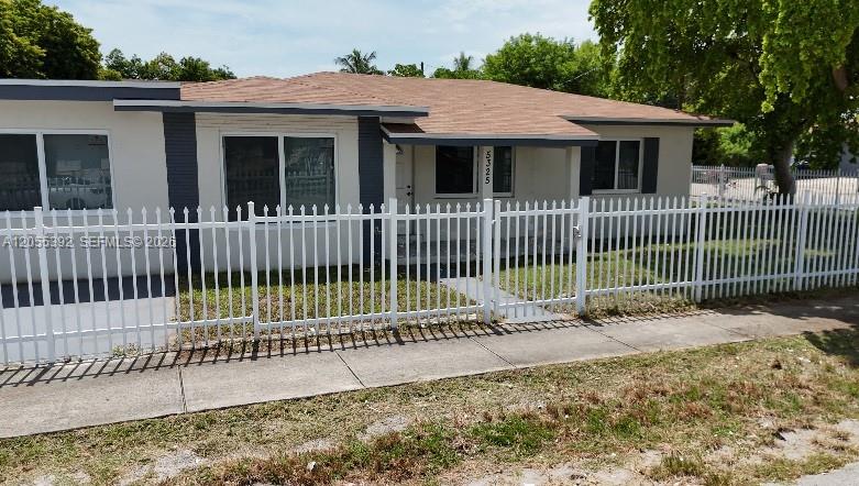 See details 5325 3 / 2 1230 sq. ft. $ 2026-07-17 0 Photo