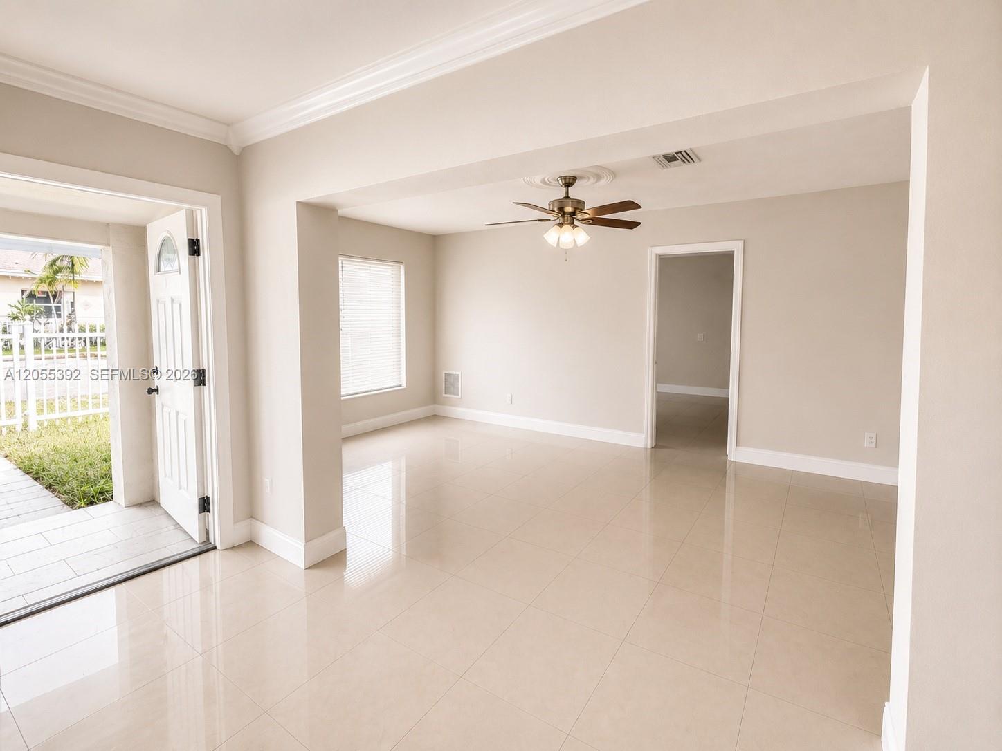 See details 5325 3 / 2 1230 sq. ft. $ 2026-07-17 0 Photo