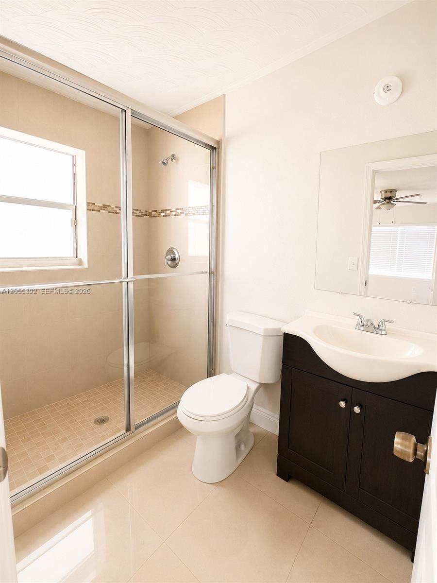 See details 5325 3 / 2 1230 sq. ft. $ 2026-07-17 0 Photo